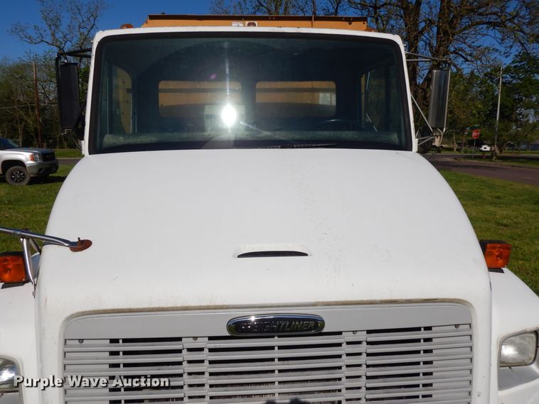 image for item DE5664 2001 Freightliner FL80 feed mixer truck