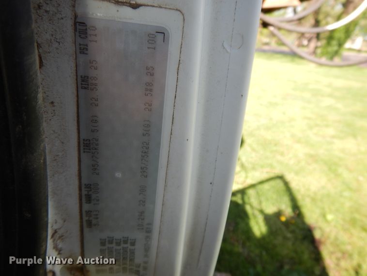 image for item DE5664 2001 Freightliner FL80 feed mixer truck