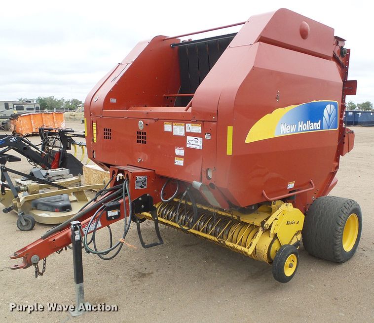 image for item DG0194 2008 New Holland BR7090 round baler