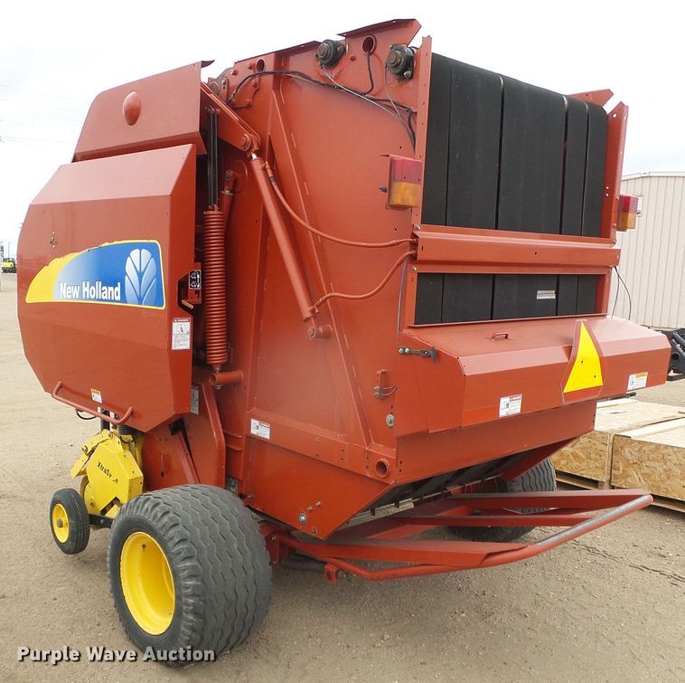 image for item DG0194 2008 New Holland BR7090 round baler