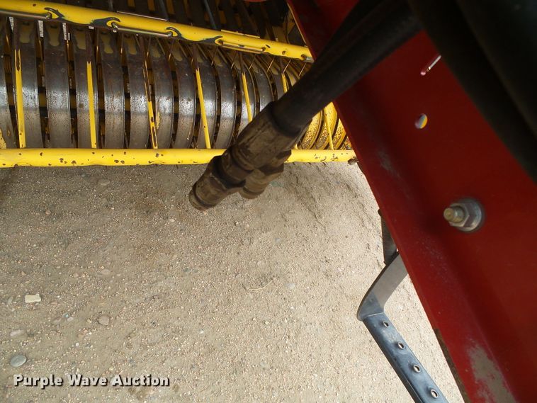 image for item DG0194 2008 New Holland BR7090 round baler