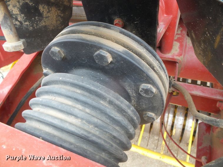 image for item DG0194 2008 New Holland BR7090 round baler