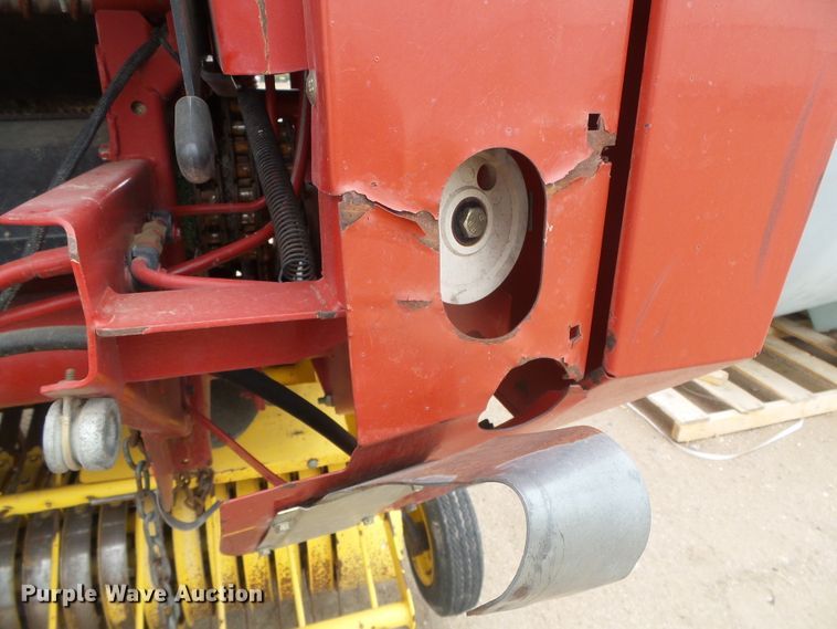 image for item DG0194 2008 New Holland BR7090 round baler