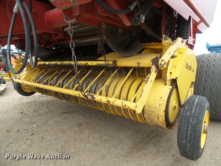 image for item DG0194 2008 New Holland BR7090 round baler