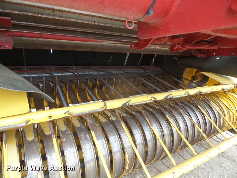 image for item DG0194 2008 New Holland BR7090 round baler