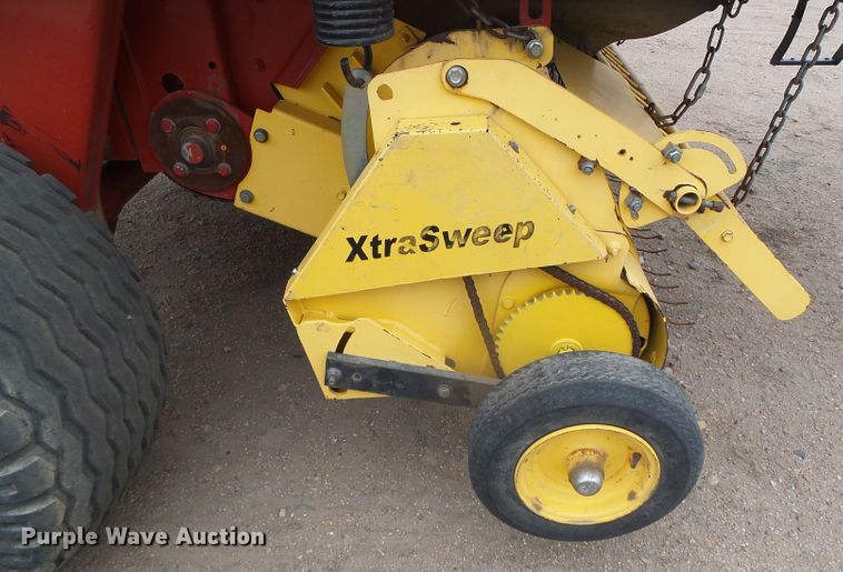 image for item DG0194 2008 New Holland BR7090 round baler