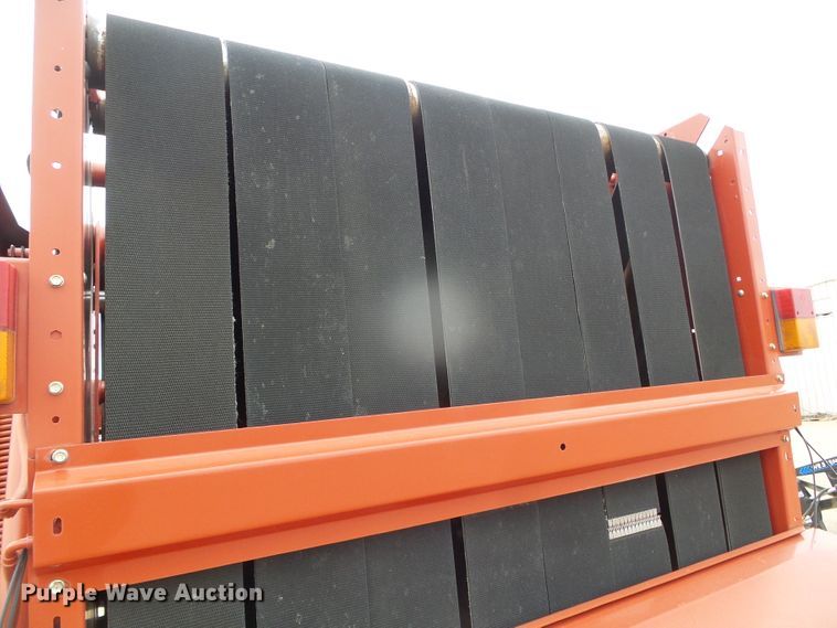 image for item DG0194 2008 New Holland BR7090 round baler