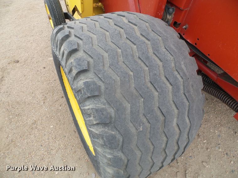 image for item DG0194 2008 New Holland BR7090 round baler