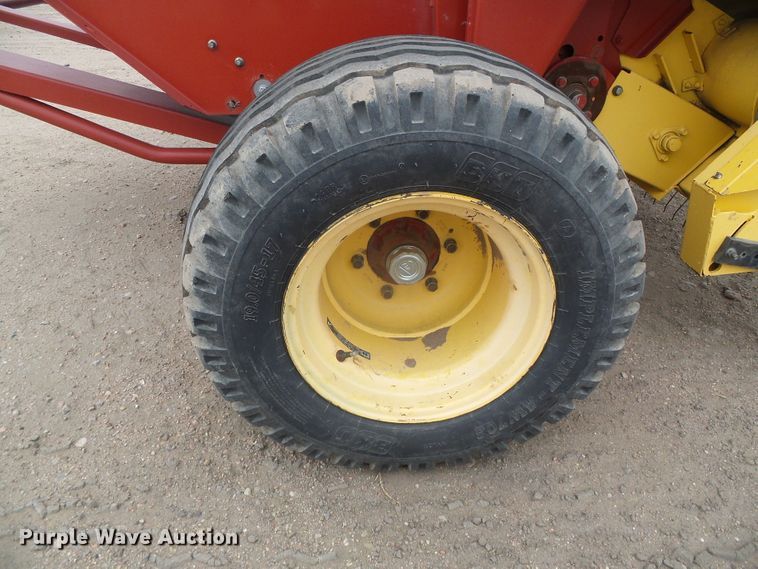 image for item DG0194 2008 New Holland BR7090 round baler