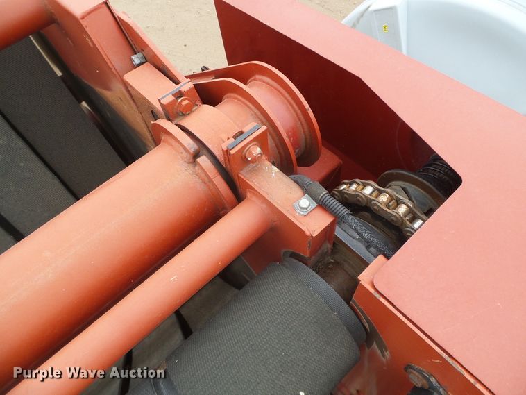 image for item DG0194 2008 New Holland BR7090 round baler