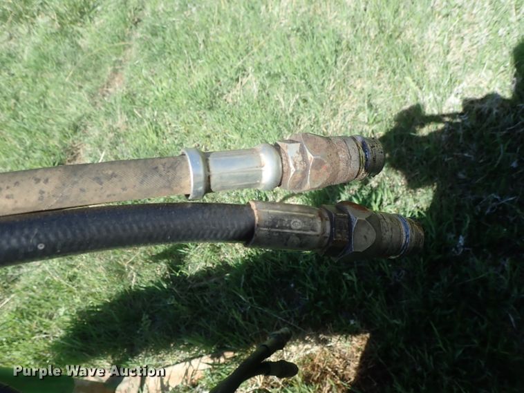 image for item DG3119 1998 John Deere 7200 Max Emerge II no-till planter