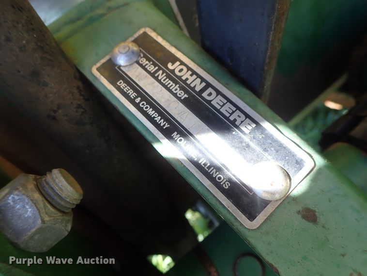 image for item DG3119 1998 John Deere 7200 Max Emerge II no-till planter