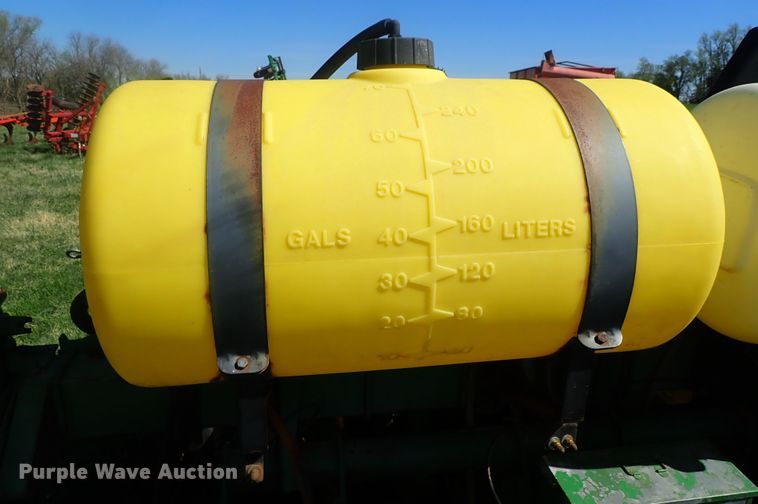 image for item DG3119 1998 John Deere 7200 Max Emerge II no-till planter