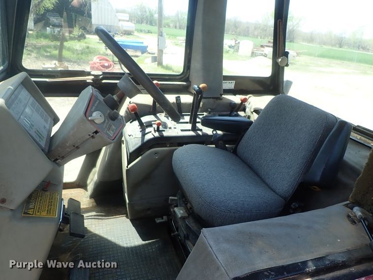 image for item DG3145 1987 Case IH 2294 MFWD tractor