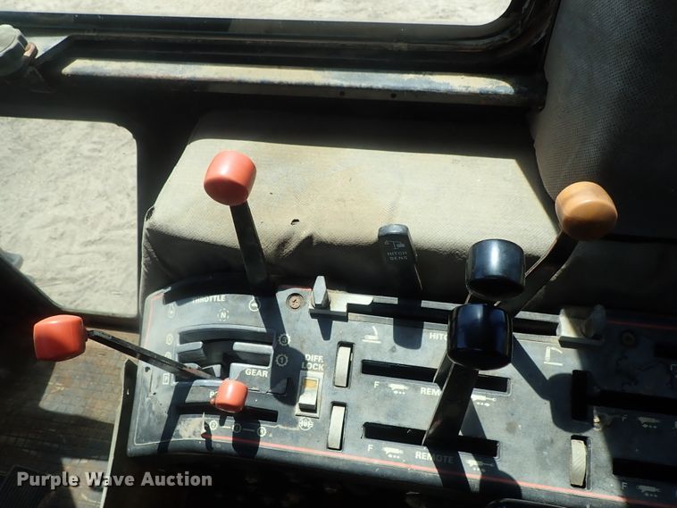 image for item DG3145 1987 Case IH 2294 MFWD tractor