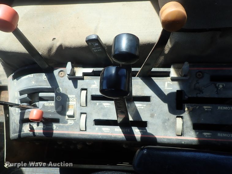 image for item DG3145 1987 Case IH 2294 MFWD tractor