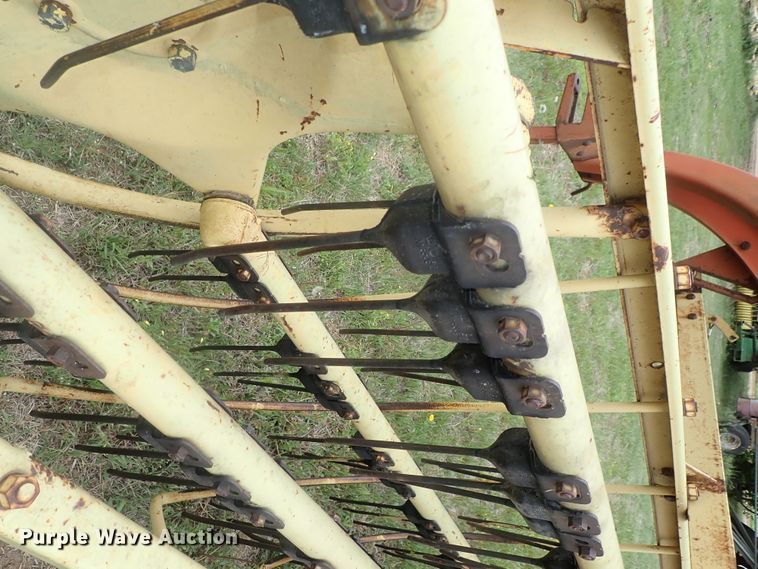 image for item DG3154 New Holland 260 hay rake
