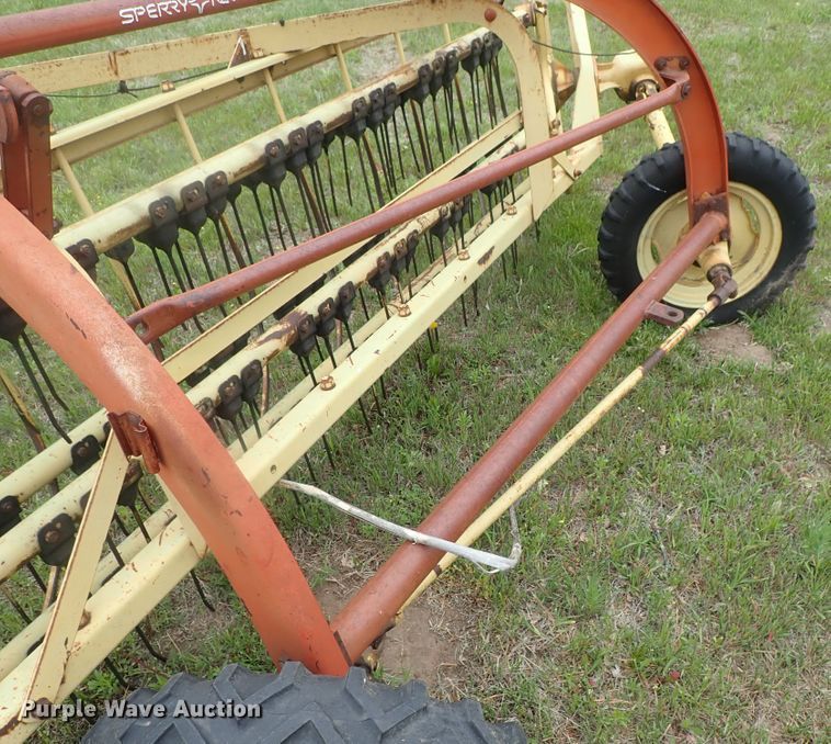 image for item DG3154 New Holland 260 hay rake
