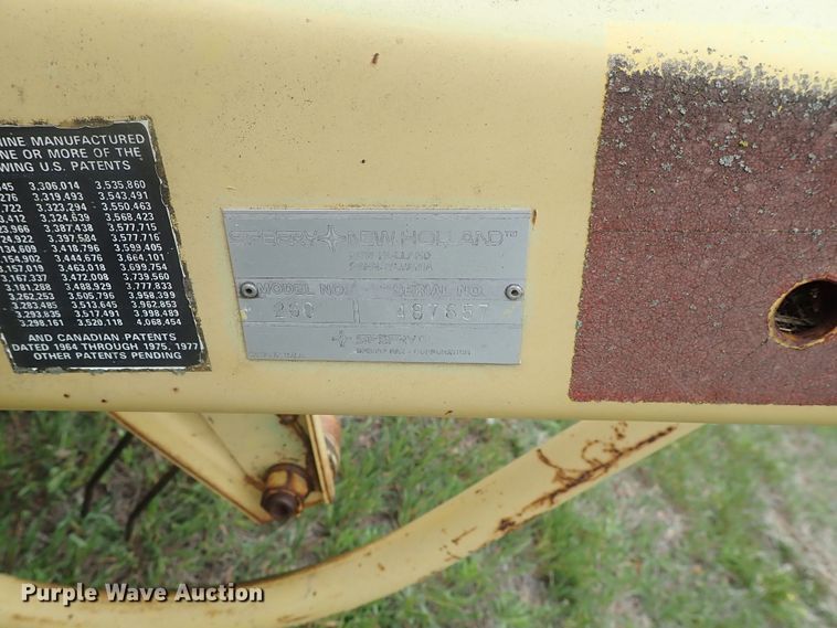 image for item DG3154 New Holland 260 hay rake