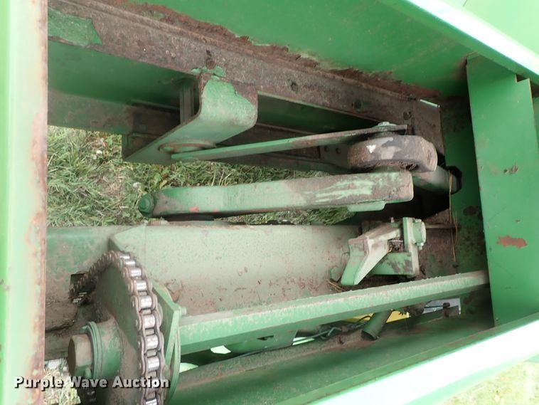 image for item DG3159 John Deere 346 small square baler
