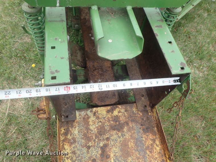 image for item DG3159 John Deere 346 small square baler