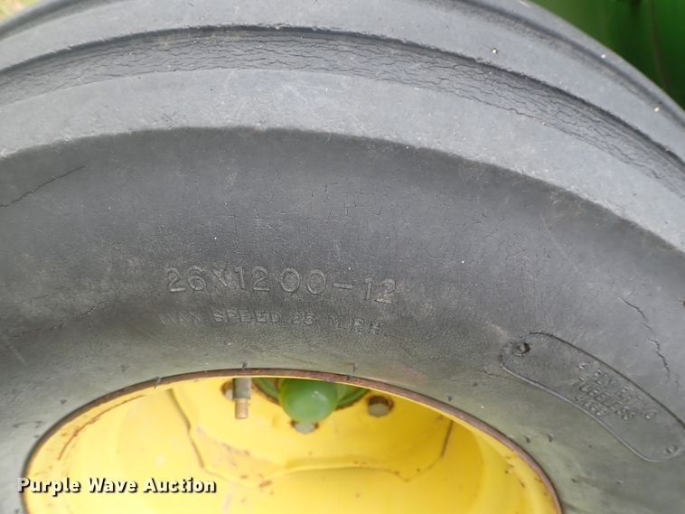 image for item DG3159 John Deere 346 small square baler