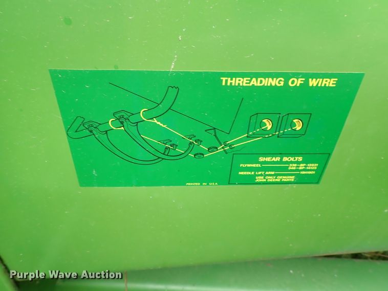 image for item DG3159 John Deere 346 small square baler