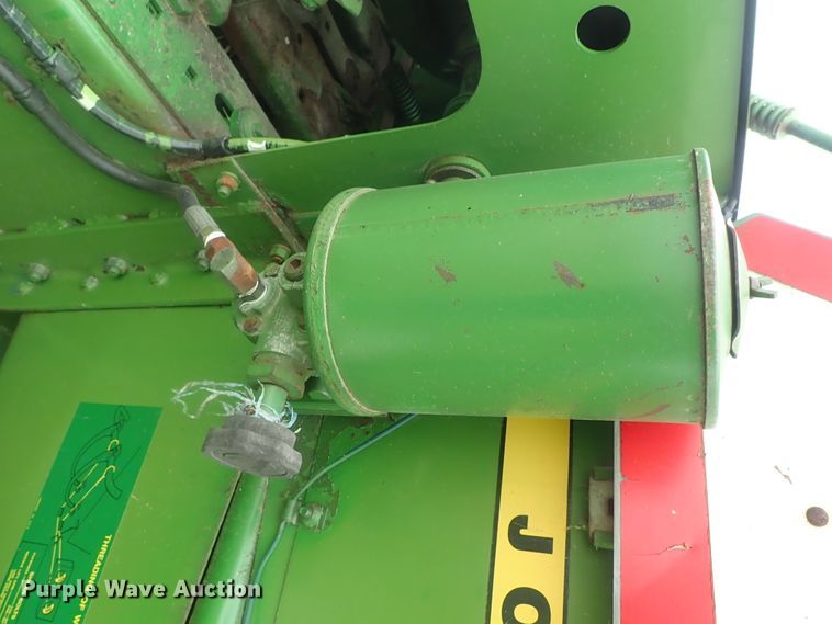 image for item DG3159 John Deere 346 small square baler