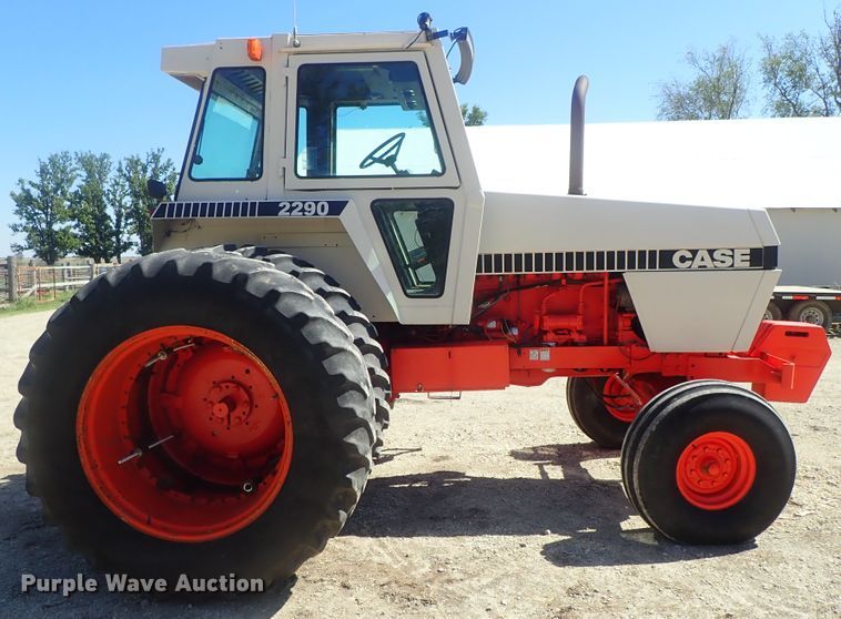 image for item DG3171 1981 Case 2290 tractor
