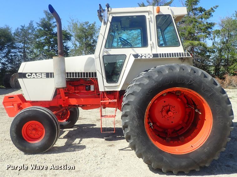 image for item DG3171 1981 Case 2290 tractor