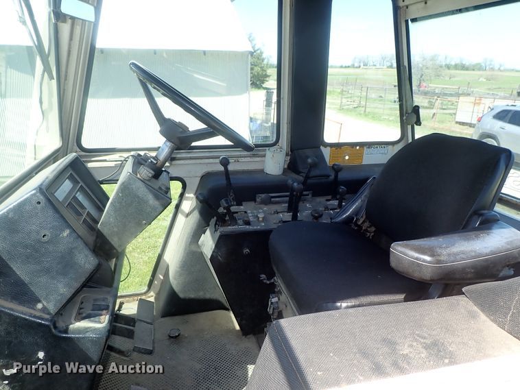 image for item DG3171 1981 Case 2290 tractor