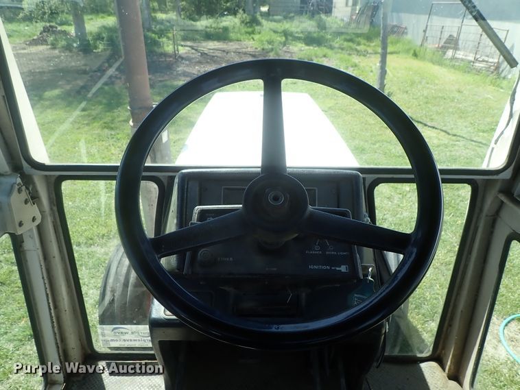 image for item DG3171 1981 Case 2290 tractor