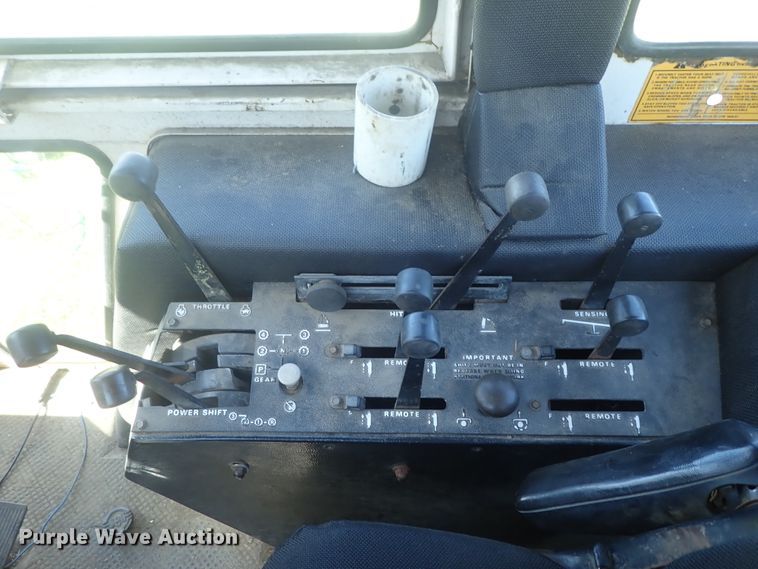 image for item DG3171 1981 Case 2290 tractor