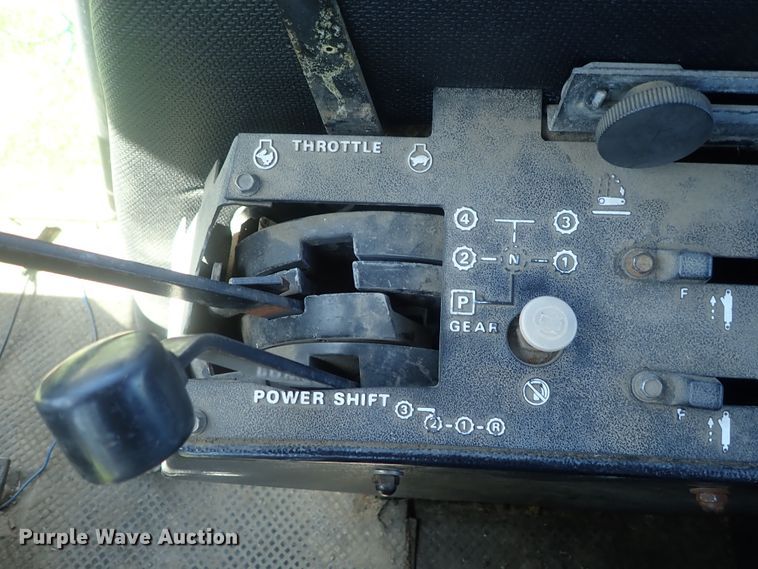 image for item DG3171 1981 Case 2290 tractor