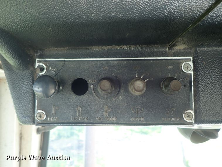 image for item DG3171 1981 Case 2290 tractor