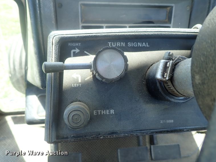 image for item DG3171 1981 Case 2290 tractor