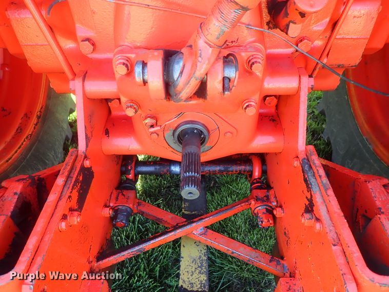 image for item DG3171 1981 Case 2290 tractor