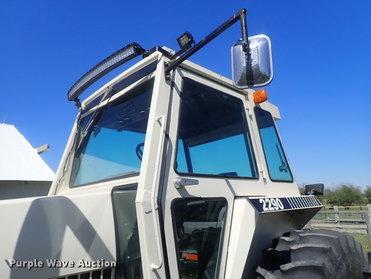 image for item DG3171 1981 Case 2290 tractor