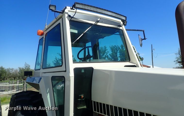 image for item DG3171 1981 Case 2290 tractor