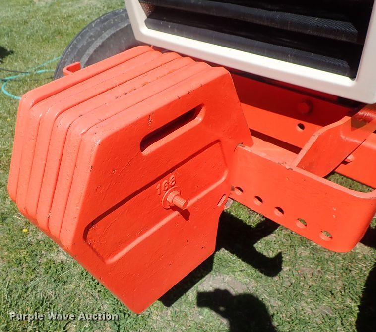 image for item DG3171 1981 Case 2290 tractor