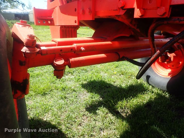 image for item DG3171 1981 Case 2290 tractor