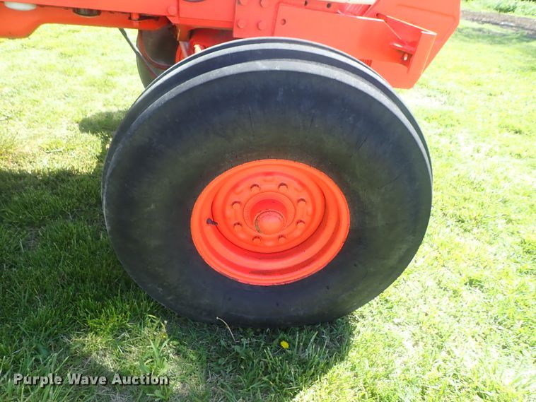 image for item DG3171 1981 Case 2290 tractor