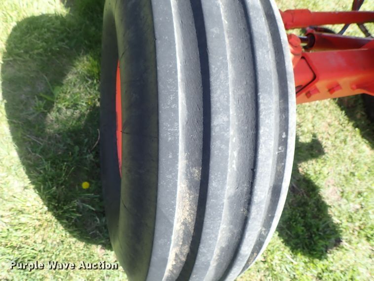 image for item DG3171 1981 Case 2290 tractor