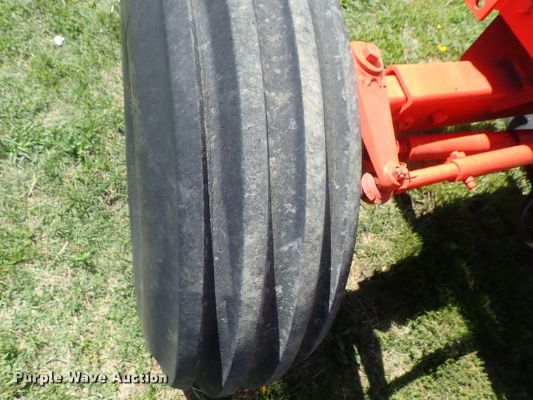 image for item DG3171 1981 Case 2290 tractor