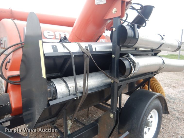 image for item DG5970 Rem 3700 grain vacuum