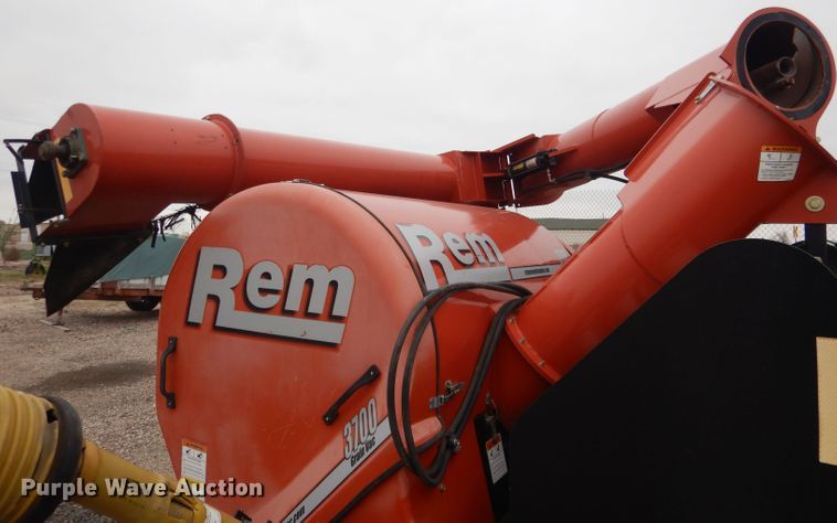 image for item DG5970 Rem 3700 grain vacuum