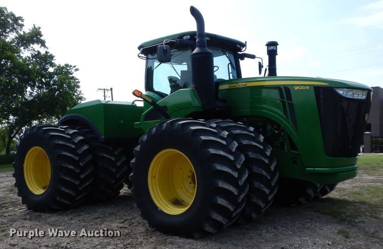 image for item DH2466 2015 John Deere 9520R 4WD tractor