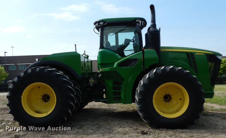 image for item DH2466 2015 John Deere 9520R 4WD tractor