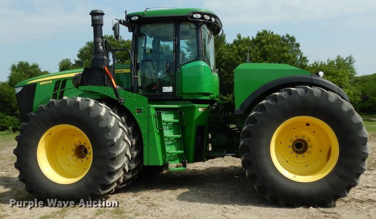 image for item DH2466 2015 John Deere 9520R 4WD tractor