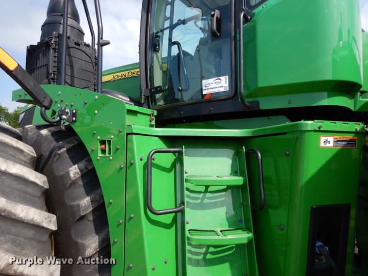 image for item DH2466 2015 John Deere 9520R 4WD tractor